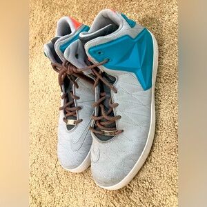 Nike LeBron XI NSW Lifestyle Sneakers - Style# 616766-002